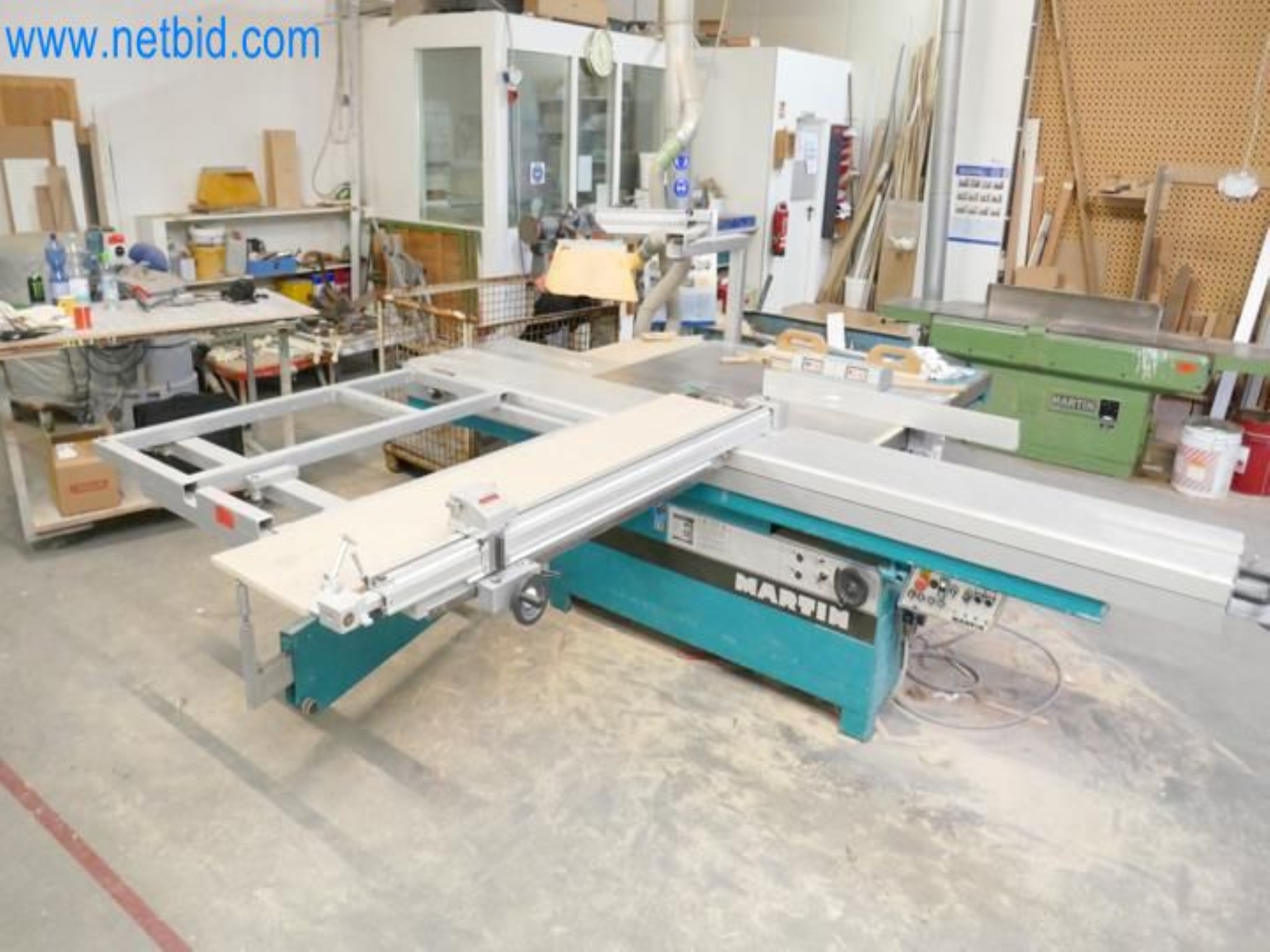 Máquinas del sector de la carpintería, construcción de ventanas y máquinas manuales-1