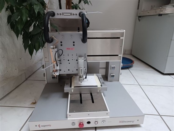 Maschinen, Anlagen, Büroeinrichtung, Zubehör und IT-Teile eines Maschinenbauers für „Kleinst“-CNC-Maschinen, Hersteller von Steuerelementen und Entwicklers von Software-8