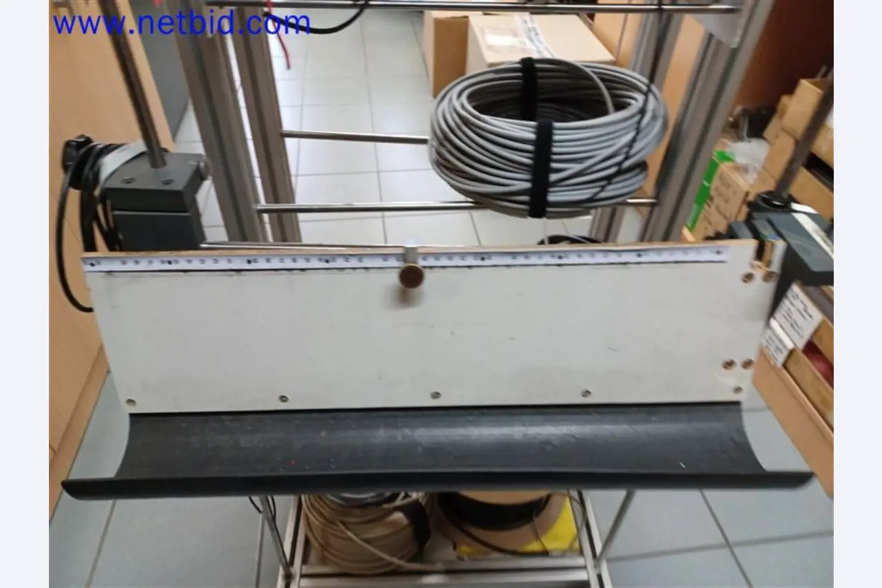 Machines, systemen, kantooruitrusting, accessoires en IT-onderdelen van een machinebouwbedrijf voor "micro" CNC-machines, fabrikant van besturingselementen en softwareontwikkelaar-3