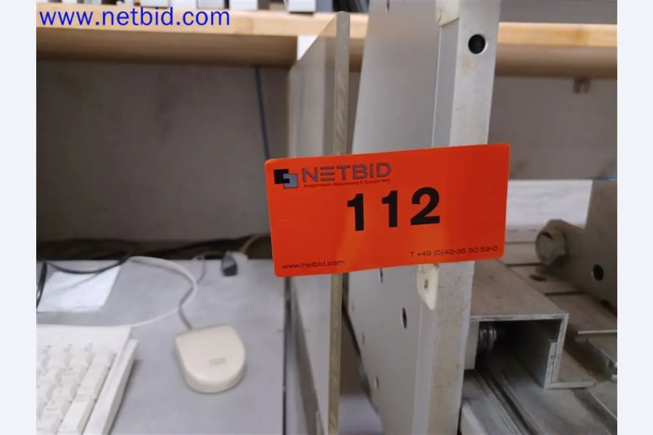 Maschinen, Anlagen, Büroeinrichtung, Zubehör und IT-Teile eines Maschinenbauers für „Kleinst“-CNC-Maschinen, Hersteller von Steuerelementen und Entwicklers von Software-2