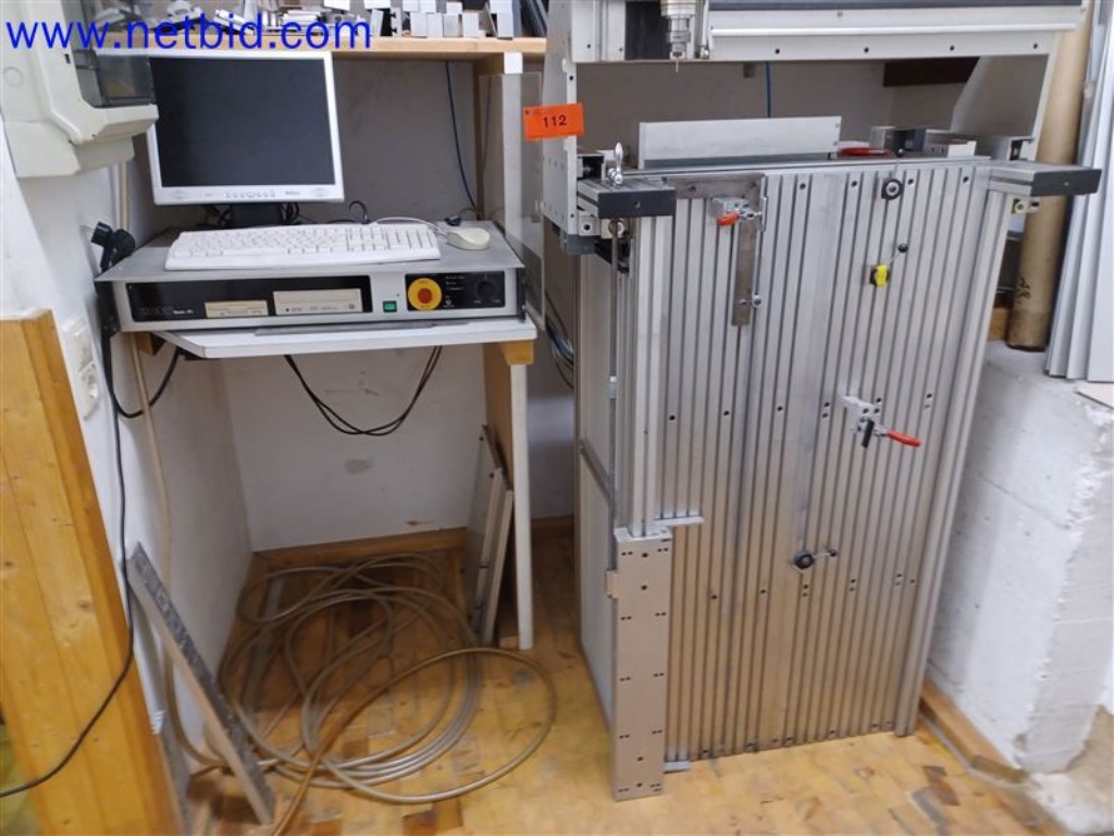 Maschinen, Anlagen, Büroeinrichtung, Zubehör und IT-Teile eines Maschinenbauers für „Kleinst“-CNC-Maschinen, Hersteller von Steuerelementen und Entwicklers von Software-1