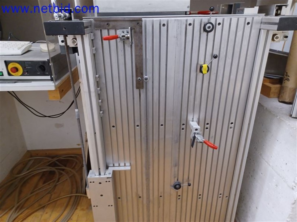 Maschinen, Anlagen, Büroeinrichtung, Zubehör und IT-Teile eines Maschinenbauers für „Kleinst“-CNC-Maschinen, Hersteller von Steuerelementen und Entwicklers von Software-5