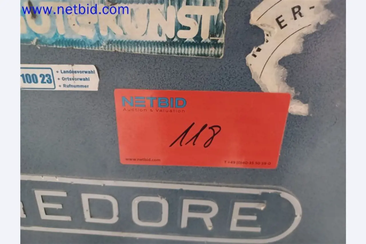 Stroje, systémy, kancelářské vybavení, příslušenství a IT části strojírenské společnosti pro "mikro" CNC stroje, výrobce řídicích prvků a vývojář softwaru.-2