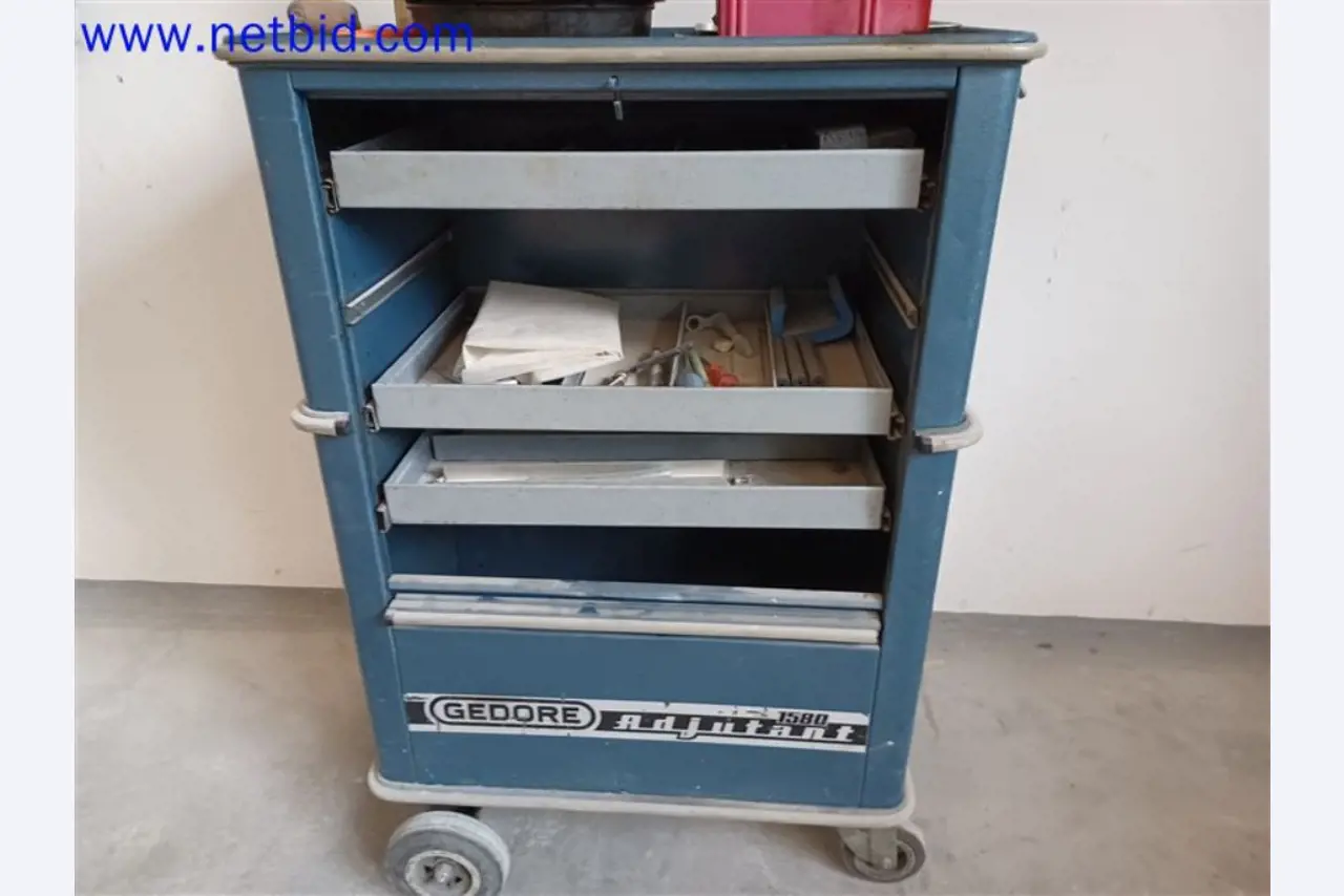 Stroje, systémy, kancelářské vybavení, příslušenství a IT části strojírenské společnosti pro "mikro" CNC stroje, výrobce řídicích prvků a vývojář softwaru.-3