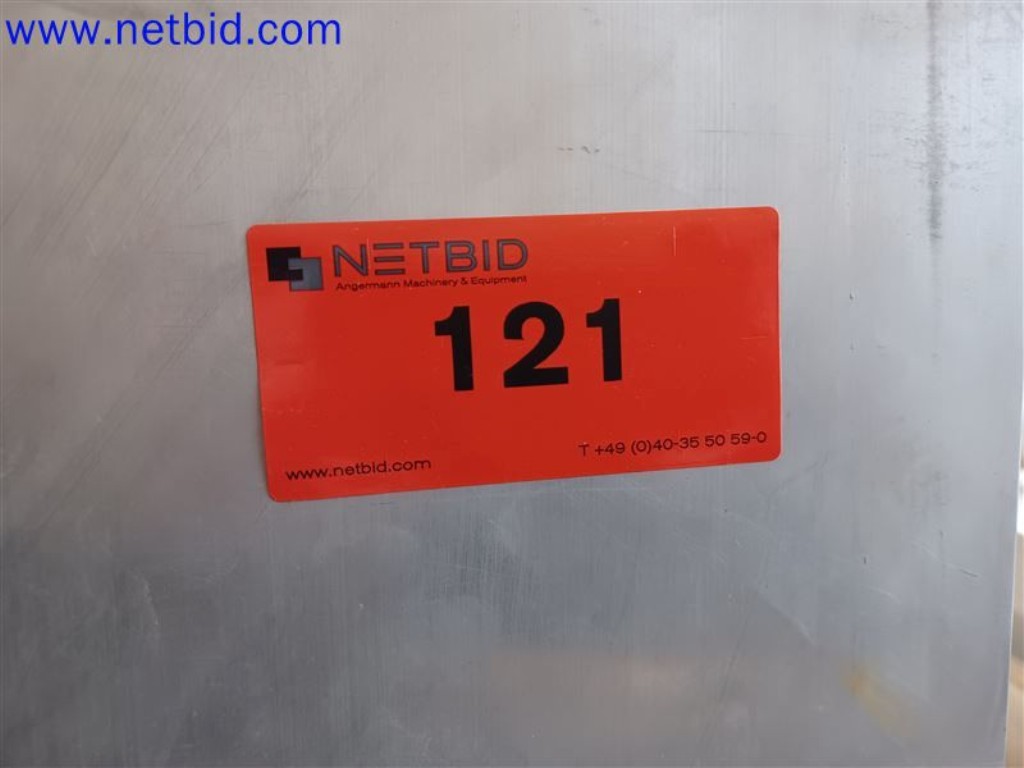 Stroje, systémy, kancelářské vybavení, příslušenství a IT části strojírenské společnosti pro "mikro" CNC stroje, výrobce řídicích prvků a vývojář softwaru.-2