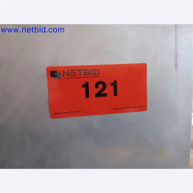 Stroje, systémy, kancelářské vybavení, příslušenství a IT části strojírenské společnosti pro "mikro" CNC stroje, výrobce řídicích prvků a vývojář softwaru.-2