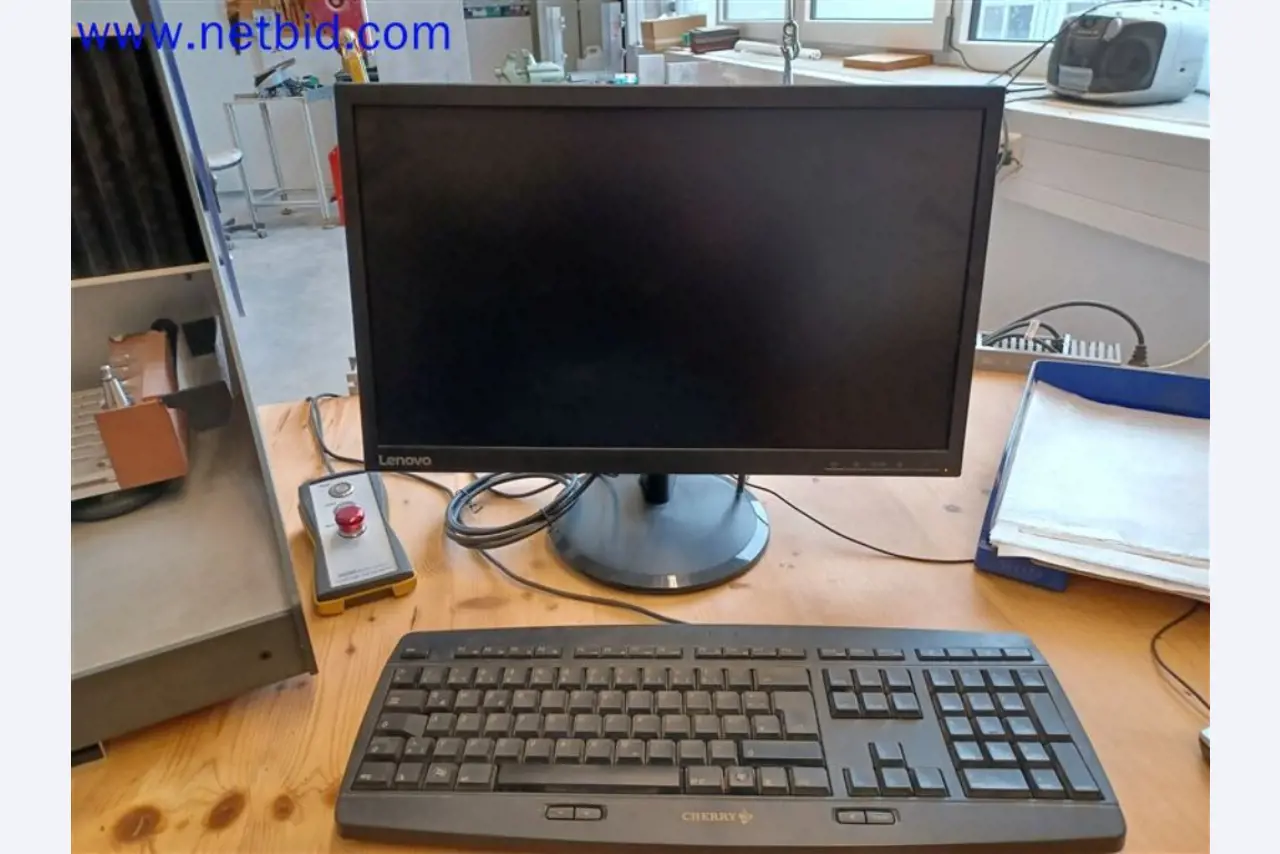 Stroje, systémy, kancelářské vybavení, příslušenství a IT části strojírenské společnosti pro "mikro" CNC stroje, výrobce řídicích prvků a vývojář softwaru.-5