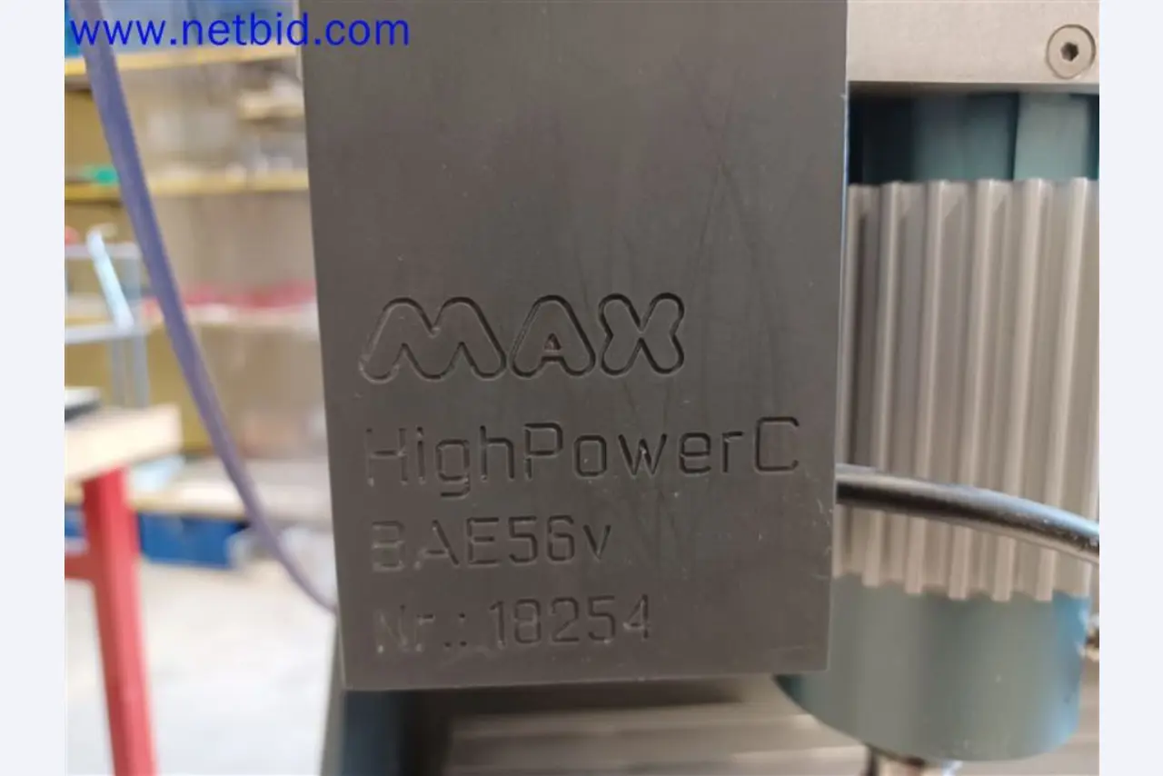 Stroje, systémy, kancelářské vybavení, příslušenství a IT části strojírenské společnosti pro "mikro" CNC stroje, výrobce řídicích prvků a vývojář softwaru.-2