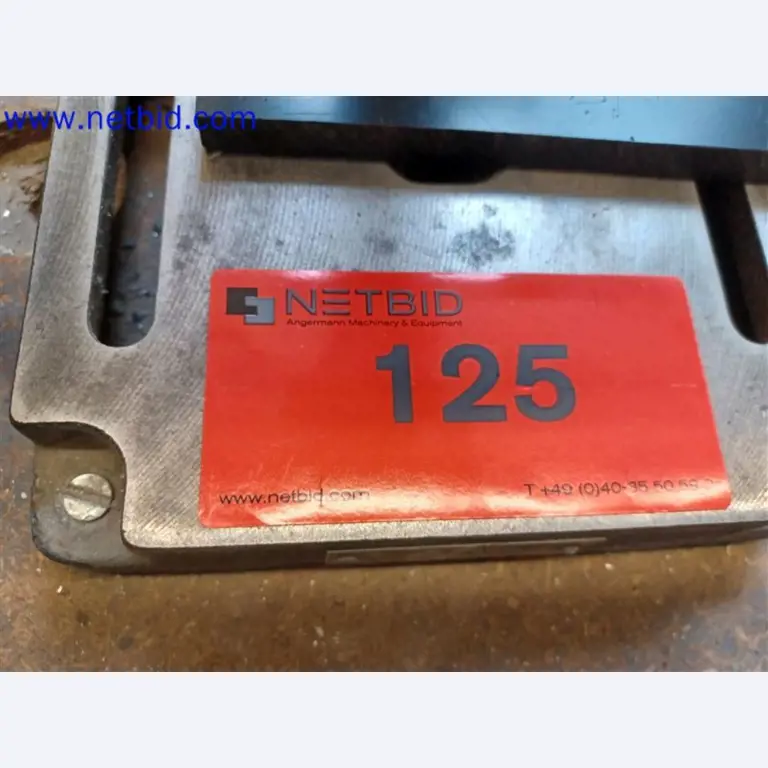 Stroje, systémy, kancelářské vybavení, příslušenství a IT části strojírenské společnosti pro "mikro" CNC stroje, výrobce řídicích prvků a vývojář softwaru.-2