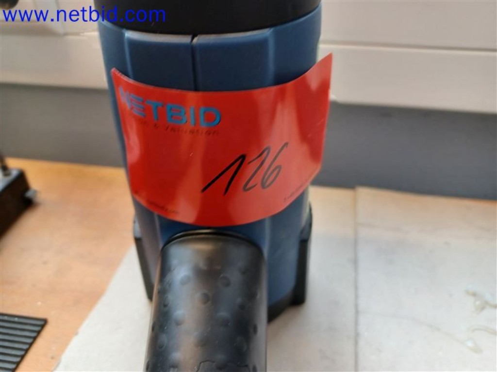 Stroje, systémy, kancelářské vybavení, příslušenství a IT části strojírenské společnosti pro "mikro" CNC stroje, výrobce řídicích prvků a vývojář softwaru.-4