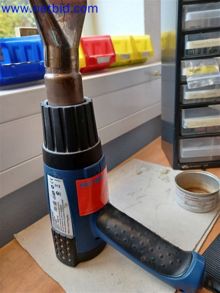 Stroje, systémy, kancelářské vybavení, příslušenství a IT části strojírenské společnosti pro "mikro" CNC stroje, výrobce řídicích prvků a vývojář softwaru.-6