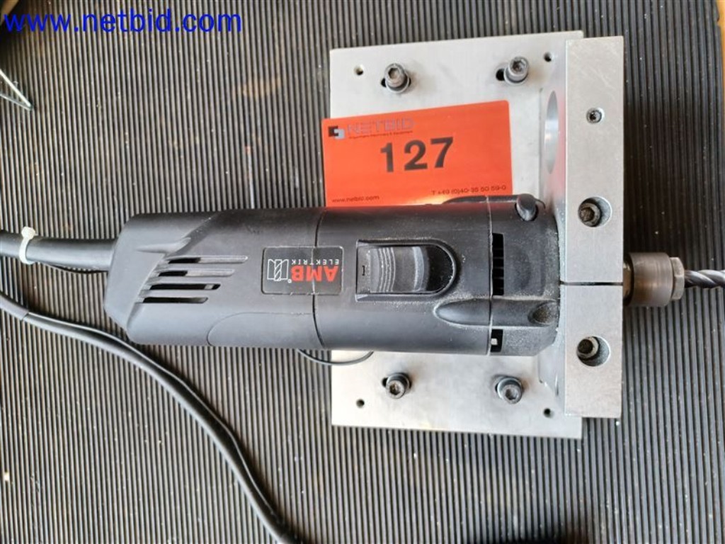 Stroje, systémy, kancelářské vybavení, příslušenství a IT části strojírenské společnosti pro "mikro" CNC stroje, výrobce řídicích prvků a vývojář softwaru.-1