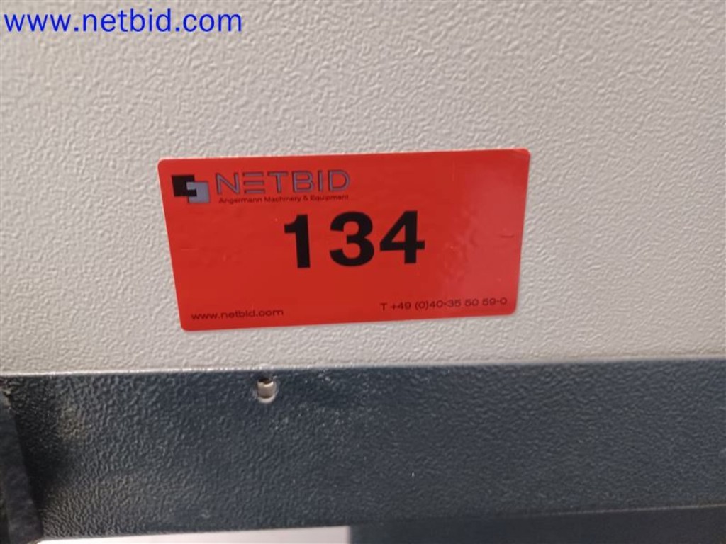 Stroje, systémy, kancelářské vybavení, příslušenství a IT části strojírenské společnosti pro "mikro" CNC stroje, výrobce řídicích prvků a vývojář softwaru.-2