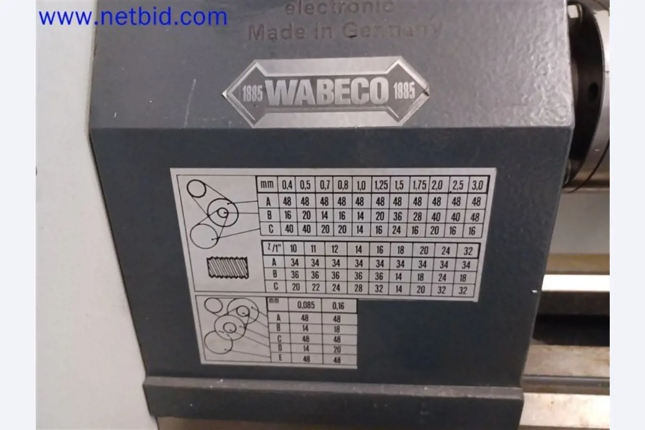 Stroje, systémy, kancelářské vybavení, příslušenství a IT části strojírenské společnosti pro "mikro" CNC stroje, výrobce řídicích prvků a vývojář softwaru.-4