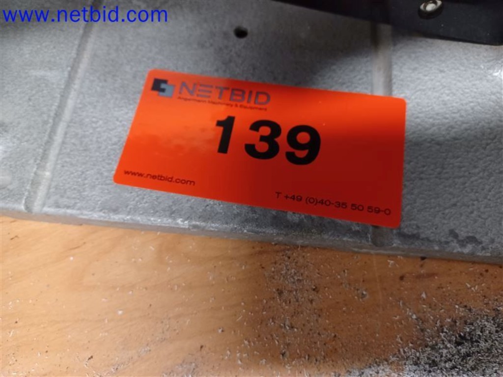 Stroje, systémy, kancelářské vybavení, příslušenství a IT části strojírenské společnosti pro "mikro" CNC stroje, výrobce řídicích prvků a vývojář softwaru.-2