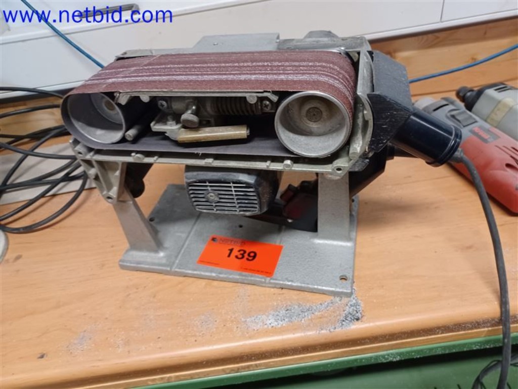 Stroje, systémy, kancelářské vybavení, příslušenství a IT části strojírenské společnosti pro "mikro" CNC stroje, výrobce řídicích prvků a vývojář softwaru.-3