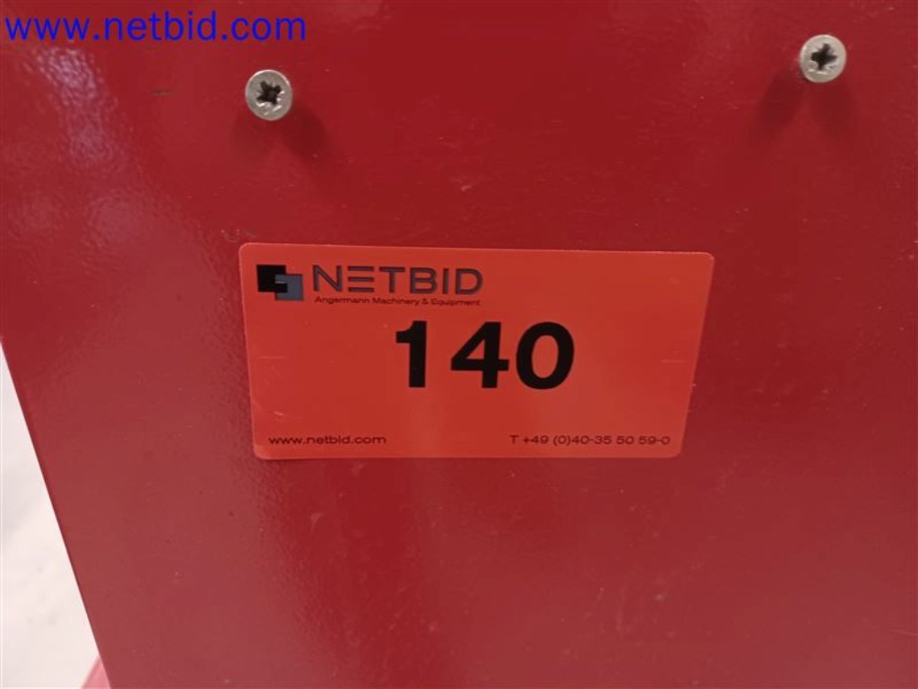 Stroje, systémy, kancelářské vybavení, příslušenství a IT části strojírenské společnosti pro "mikro" CNC stroje, výrobce řídicích prvků a vývojář softwaru.-2