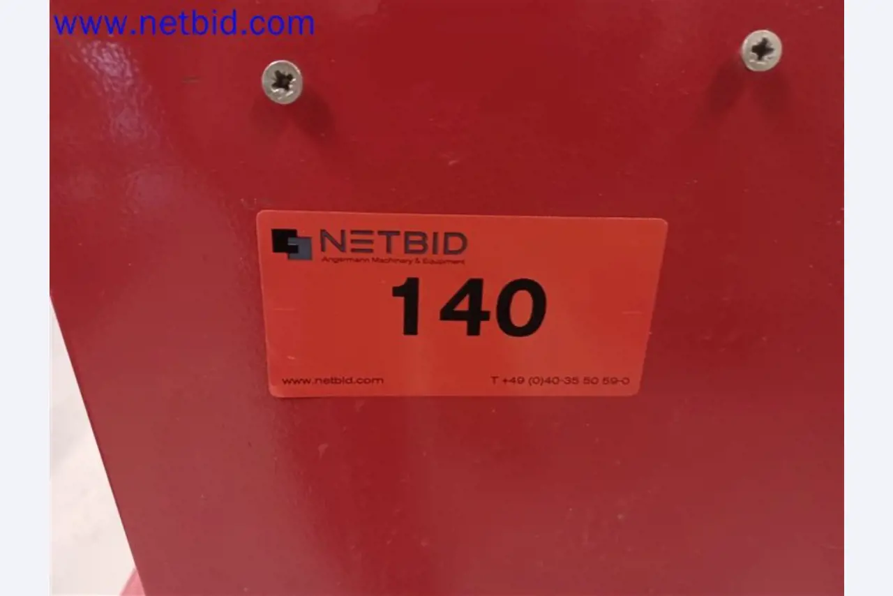 Stroje, systémy, kancelářské vybavení, příslušenství a IT části strojírenské společnosti pro "mikro" CNC stroje, výrobce řídicích prvků a vývojář softwaru.-2