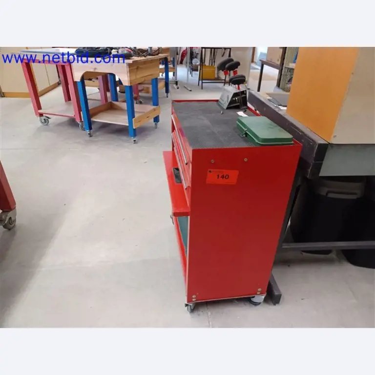 Stroje, systémy, kancelářské vybavení, příslušenství a IT části strojírenské společnosti pro "mikro" CNC stroje, výrobce řídicích prvků a vývojář softwaru.-1