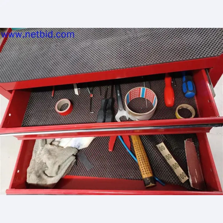 Stroje, systémy, kancelářské vybavení, příslušenství a IT části strojírenské společnosti pro "mikro" CNC stroje, výrobce řídicích prvků a vývojář softwaru.-4