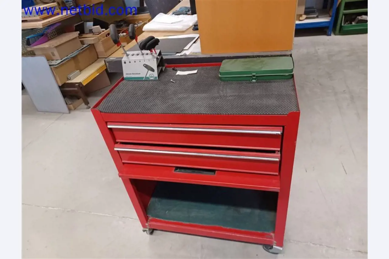 Stroje, systémy, kancelářské vybavení, příslušenství a IT části strojírenské společnosti pro "mikro" CNC stroje, výrobce řídicích prvků a vývojář softwaru.-5