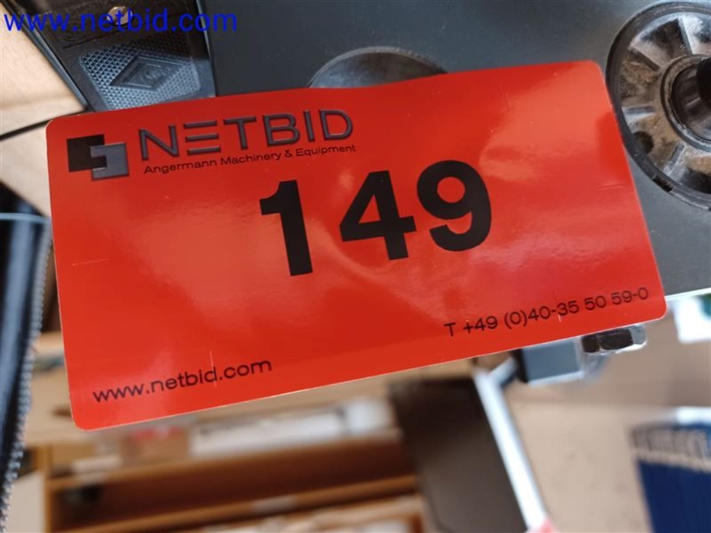 Stroje, systémy, kancelářské vybavení, příslušenství a IT části strojírenské společnosti pro "mikro" CNC stroje, výrobce řídicích prvků a vývojář softwaru.-2