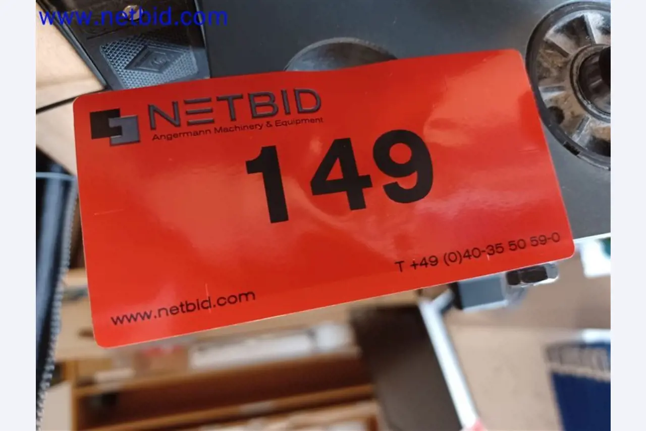 Stroje, systémy, kancelářské vybavení, příslušenství a IT části strojírenské společnosti pro "mikro" CNC stroje, výrobce řídicích prvků a vývojář softwaru.-2