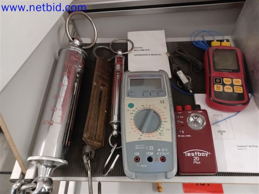 Maschinen, Anlagen, Büroeinrichtung, Zubehör und IT-Teile eines Maschinenbauers für „Kleinst“-CNC-Maschinen, Hersteller von Steuerelementen und Entwicklers von Software-5