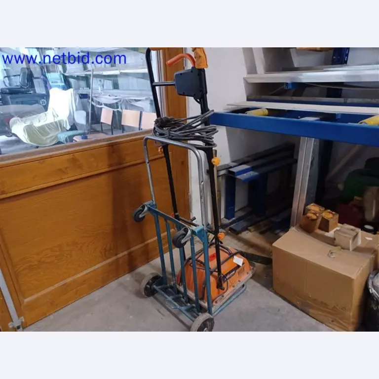 Stroje, systémy, kancelářské vybavení, příslušenství a IT části strojírenské společnosti pro "mikro" CNC stroje, výrobce řídicích prvků a vývojář softwaru.-1