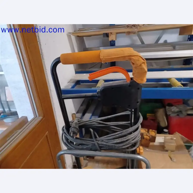 Stroje, systémy, kancelářské vybavení, příslušenství a IT části strojírenské společnosti pro "mikro" CNC stroje, výrobce řídicích prvků a vývojář softwaru.-5