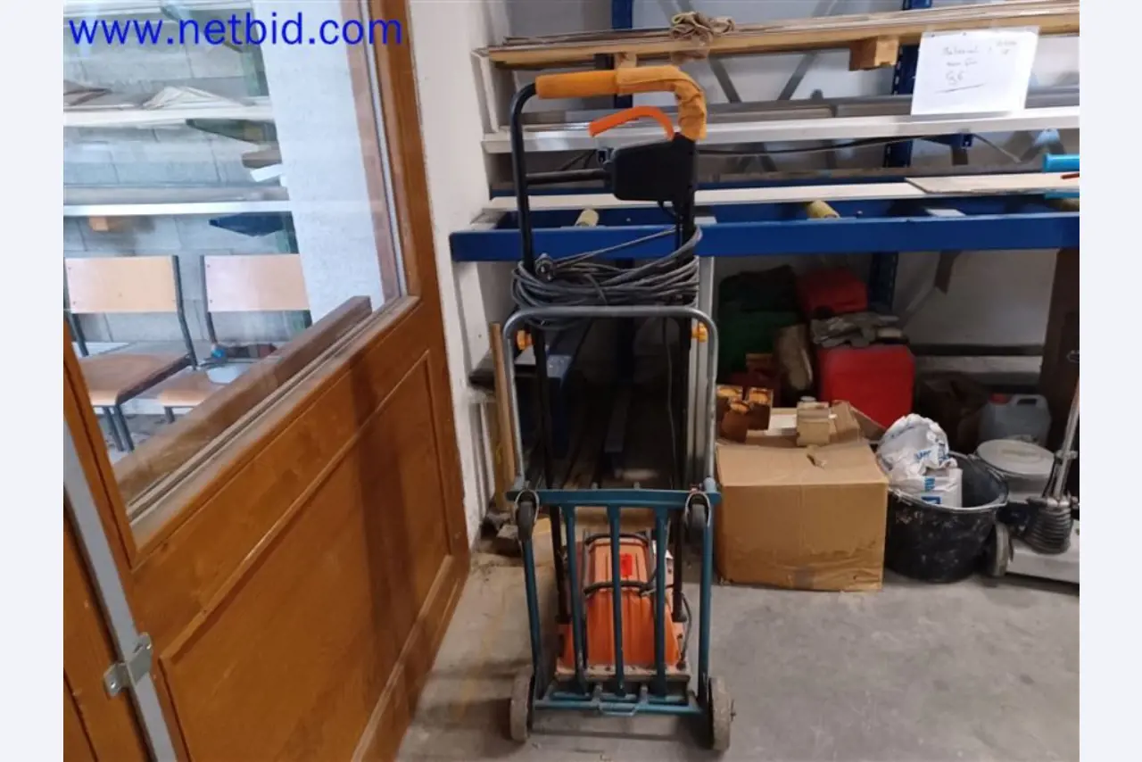 Stroje, systémy, kancelářské vybavení, příslušenství a IT části strojírenské společnosti pro "mikro" CNC stroje, výrobce řídicích prvků a vývojář softwaru.-7