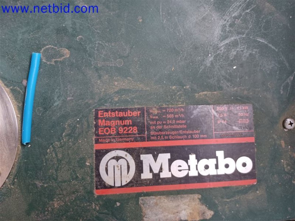 Stroje, systémy, kancelářské vybavení, příslušenství a IT části strojírenské společnosti pro "mikro" CNC stroje, výrobce řídicích prvků a vývojář softwaru.-10