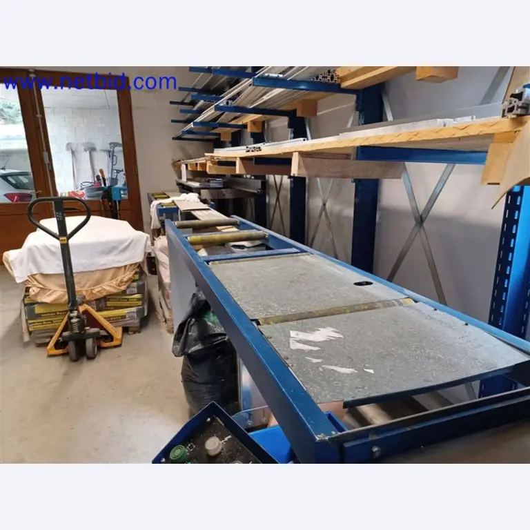 Stroje, systémy, kancelářské vybavení, příslušenství a IT části strojírenské společnosti pro "mikro" CNC stroje, výrobce řídicích prvků a vývojář softwaru.-6