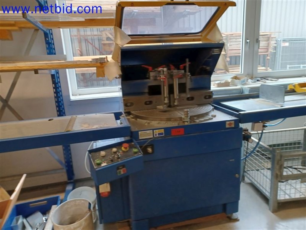 Stroje, systémy, kancelářské vybavení, příslušenství a IT části strojírenské společnosti pro "mikro" CNC stroje, výrobce řídicích prvků a vývojář softwaru.-7