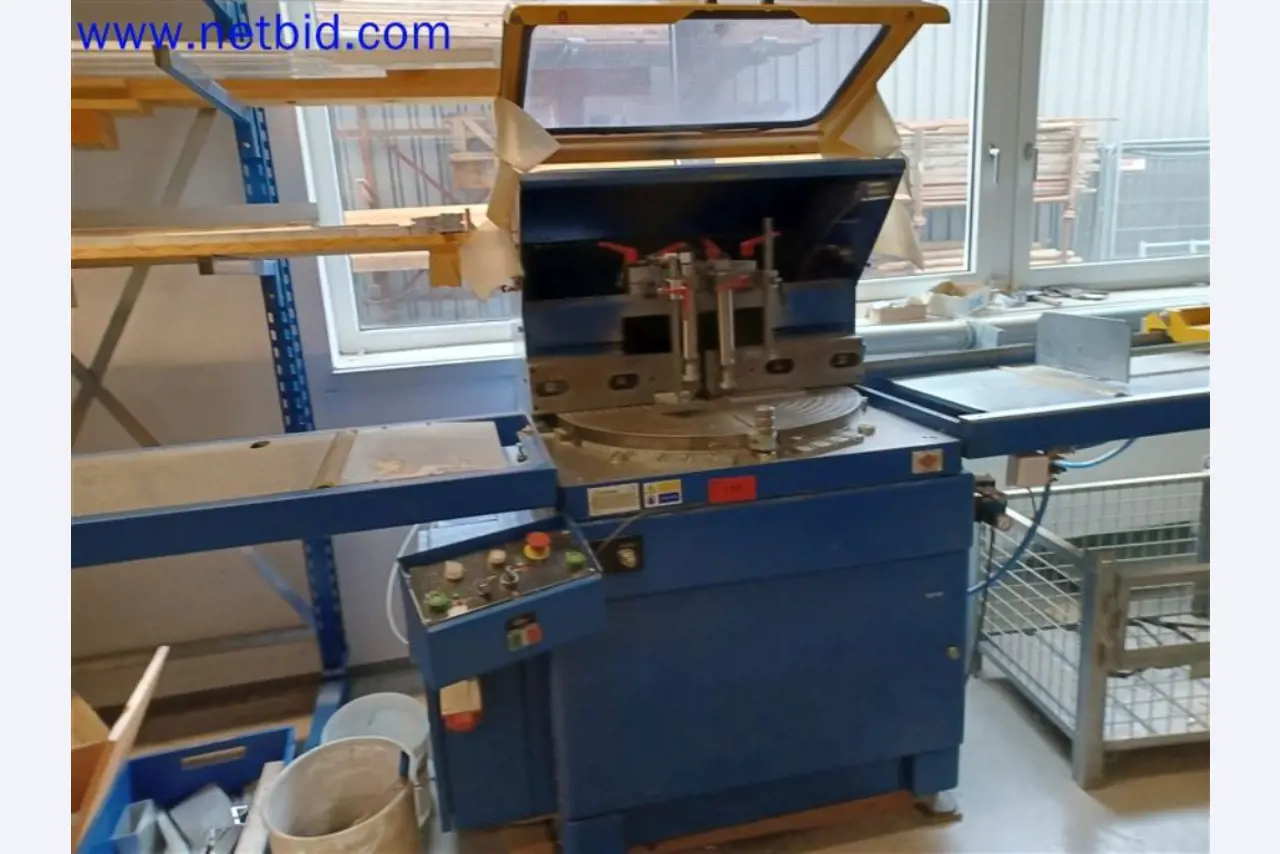 Stroje, systémy, kancelářské vybavení, příslušenství a IT části strojírenské společnosti pro "mikro" CNC stroje, výrobce řídicích prvků a vývojář softwaru.-7