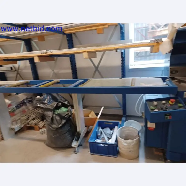 Stroje, systémy, kancelářské vybavení, příslušenství a IT části strojírenské společnosti pro "mikro" CNC stroje, výrobce řídicích prvků a vývojář softwaru.-8