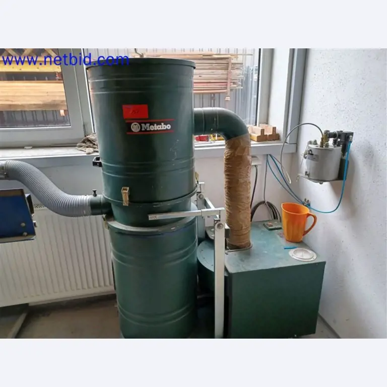 Stroje, systémy, kancelářské vybavení, příslušenství a IT části strojírenské společnosti pro "mikro" CNC stroje, výrobce řídicích prvků a vývojář softwaru.-9