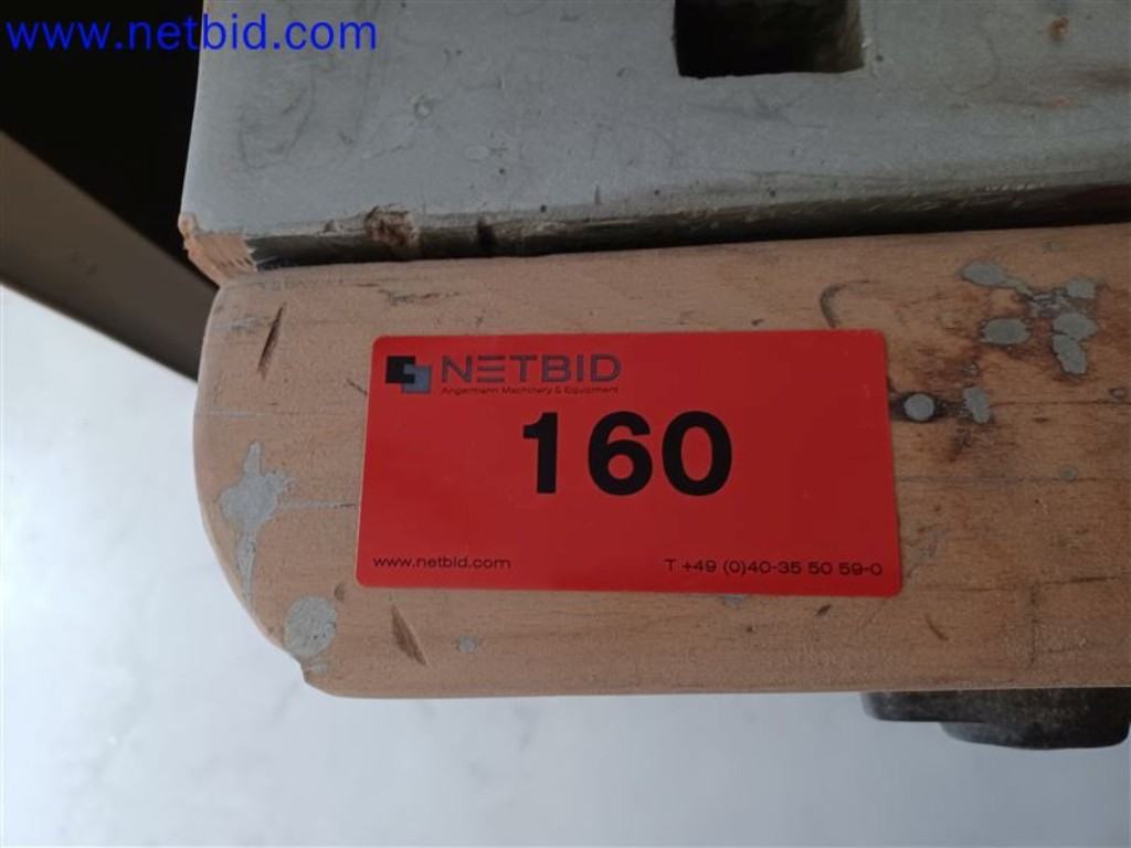 Maschinen, Anlagen, Büroeinrichtung, Zubehör und IT-Teile eines Maschinenbauers für „Kleinst“-CNC-Maschinen, Hersteller von Steuerelementen und Entwicklers von Software-2