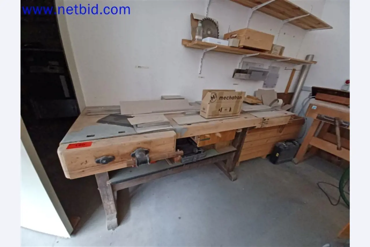 Maschinen, Anlagen, Büroeinrichtung, Zubehör und IT-Teile eines Maschinenbauers für „Kleinst“-CNC-Maschinen, Hersteller von Steuerelementen und Entwicklers von Software-3