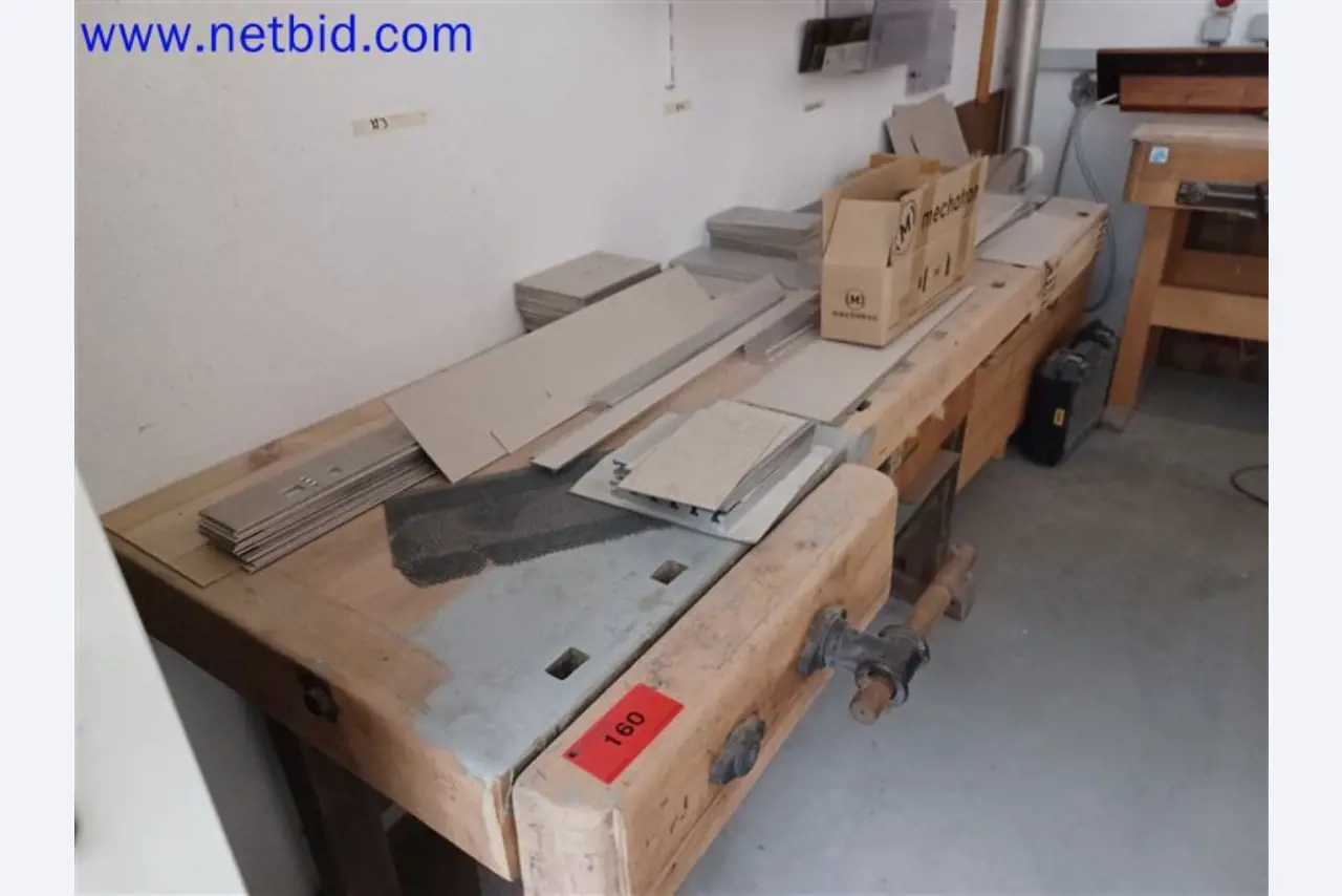 Maschinen, Anlagen, Büroeinrichtung, Zubehör und IT-Teile eines Maschinenbauers für „Kleinst“-CNC-Maschinen, Hersteller von Steuerelementen und Entwicklers von Software-1