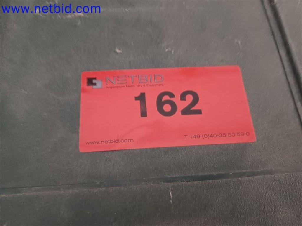 Stroje, systémy, kancelářské vybavení, příslušenství a IT části strojírenské společnosti pro "mikro" CNC stroje, výrobce řídicích prvků a vývojář softwaru.-2