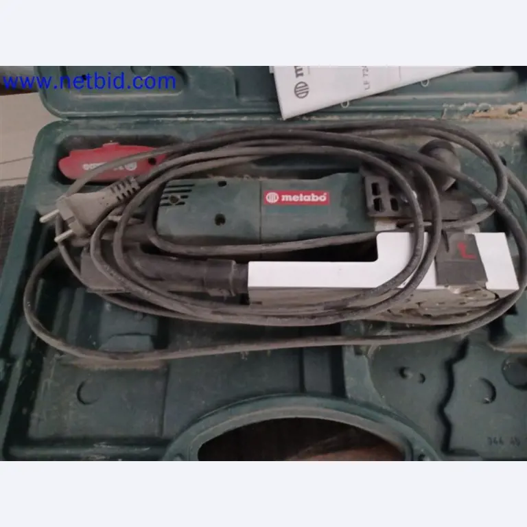 Maschinen, Anlagen, Büroeinrichtung, Zubehör und IT-Teile eines Maschinenbauers für „Kleinst“-CNC-Maschinen, Hersteller von Steuerelementen und Entwicklers von Software-3