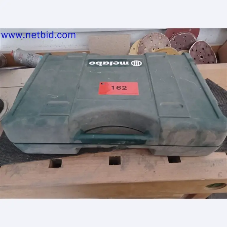 Maschinen, Anlagen, Büroeinrichtung, Zubehör und IT-Teile eines Maschinenbauers für „Kleinst“-CNC-Maschinen, Hersteller von Steuerelementen und Entwicklers von Software-1