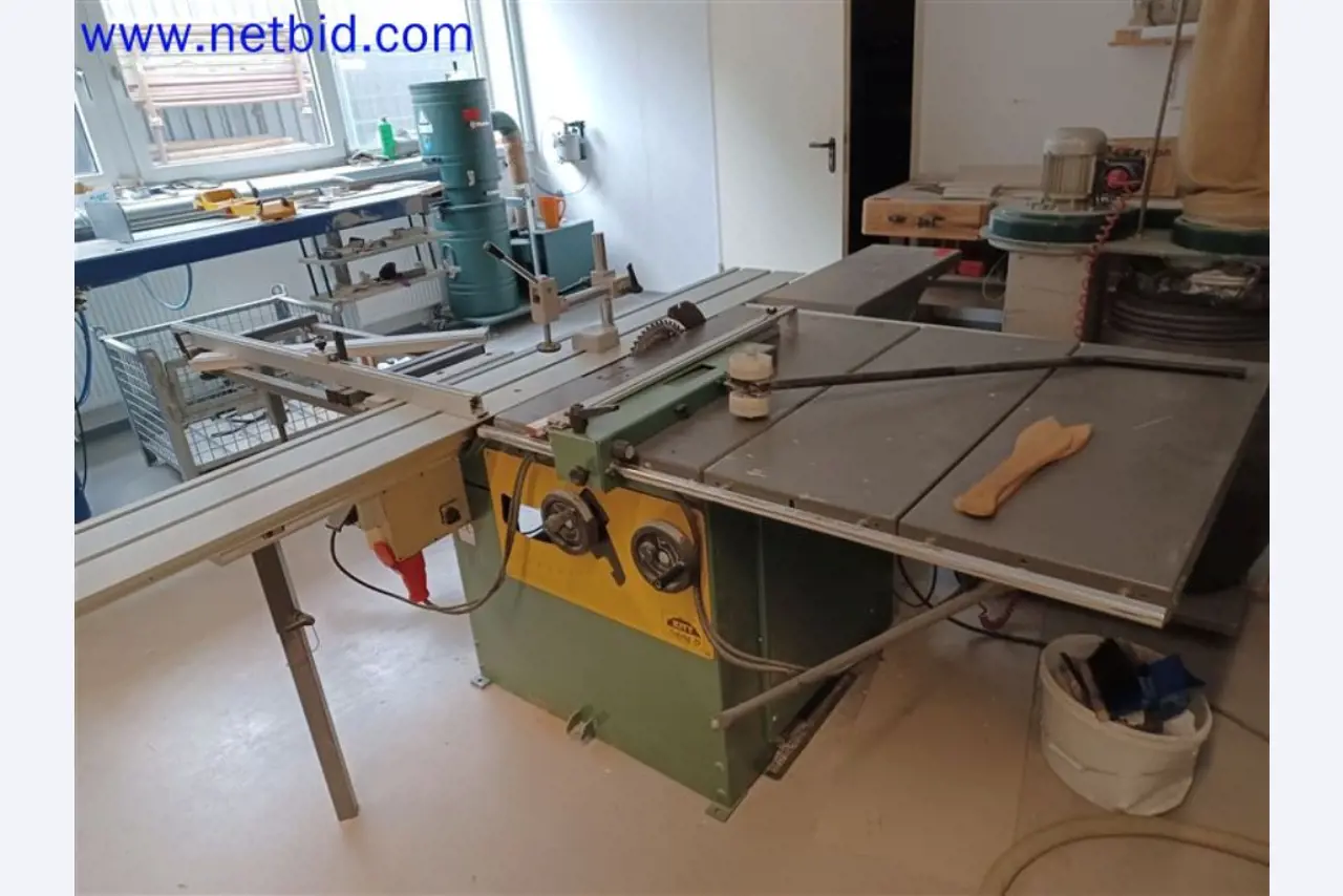 Maszyny, systemy, sprzęt biurowy, akcesoria i części IT firmy zajmującej się inżynierią mechaniczną dla "mikro" maszyn CNC, producenta elementów sterujących i twórcy oprogramowania.-7