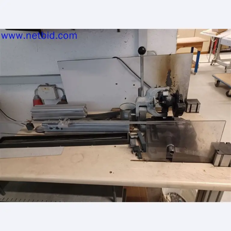 Maschinen, Anlagen, Büroeinrichtung, Zubehör und IT-Teile eines Maschinenbauers für „Kleinst“-CNC-Maschinen, Hersteller von Steuerelementen und Entwicklers von Software-5