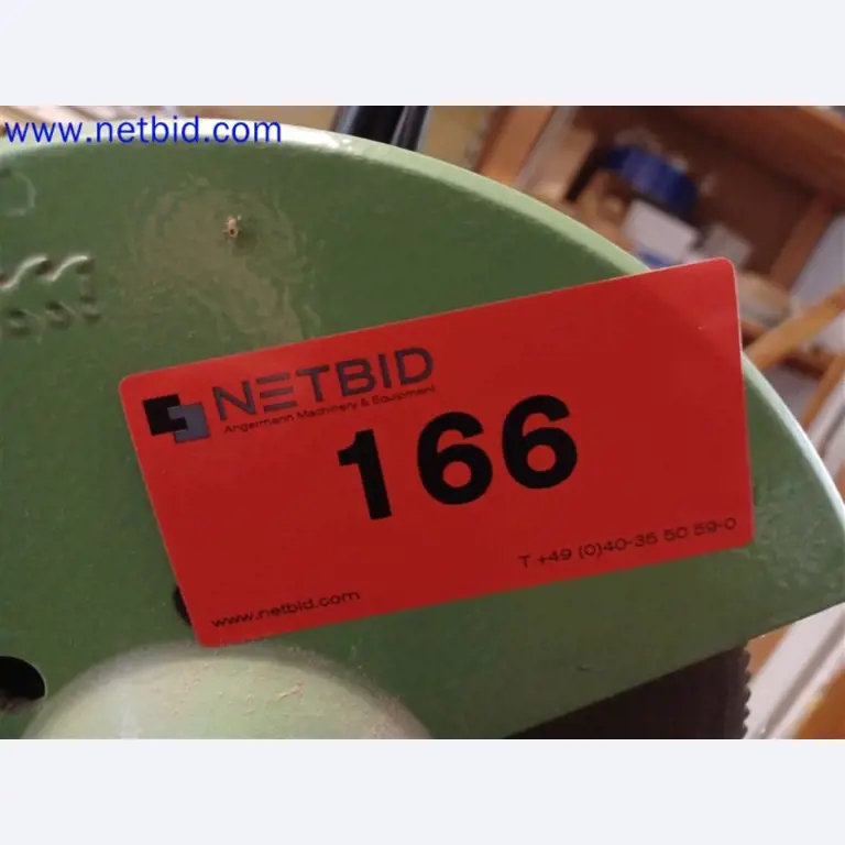 Stroje, systémy, kancelářské vybavení, příslušenství a IT části strojírenské společnosti pro "mikro" CNC stroje, výrobce řídicích prvků a vývojář softwaru.-2