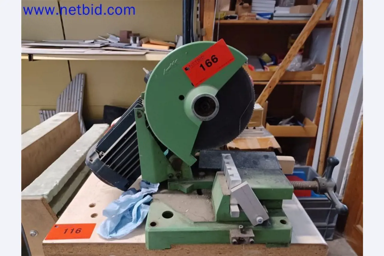 Stroje, systémy, kancelářské vybavení, příslušenství a IT části strojírenské společnosti pro "mikro" CNC stroje, výrobce řídicích prvků a vývojář softwaru.-3