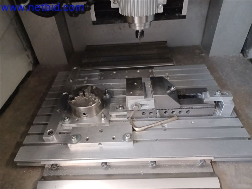 Maschinen, Anlagen, Büroeinrichtung, Zubehör und IT-Teile eines Maschinenbauers für „Kleinst“-CNC-Maschinen, Hersteller von Steuerelementen und Entwicklers von Software-4