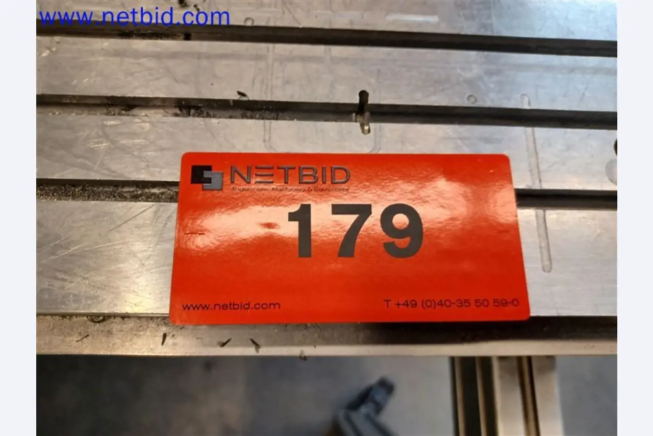 Stroje, systémy, kancelářské vybavení, příslušenství a IT části strojírenské společnosti pro "mikro" CNC stroje, výrobce řídicích prvků a vývojář softwaru.-2