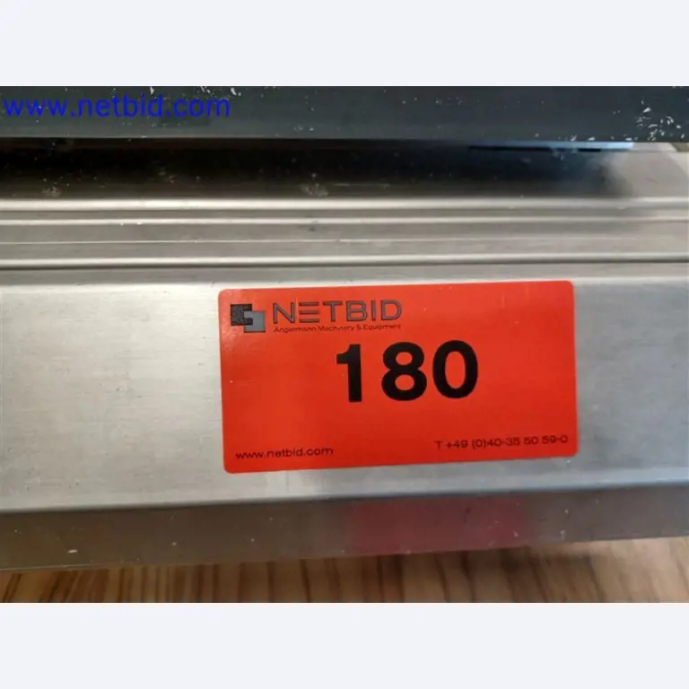 Stroje, systémy, kancelářské vybavení, příslušenství a IT části strojírenské společnosti pro "mikro" CNC stroje, výrobce řídicích prvků a vývojář softwaru.-2